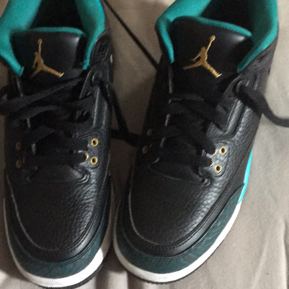 Shoes - Picture 4 of 6